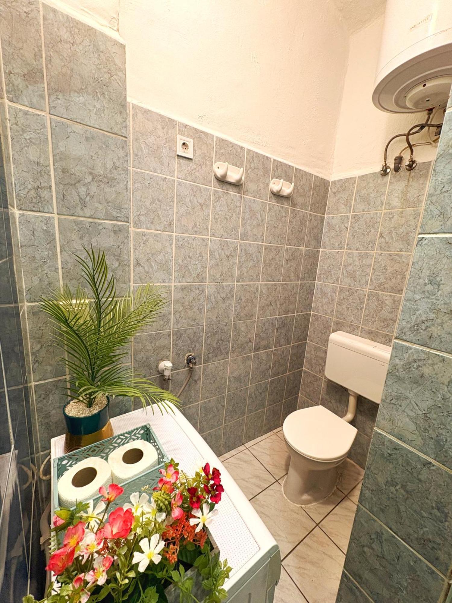 Central Private Apartment-7Pax Budapest Exterior photo